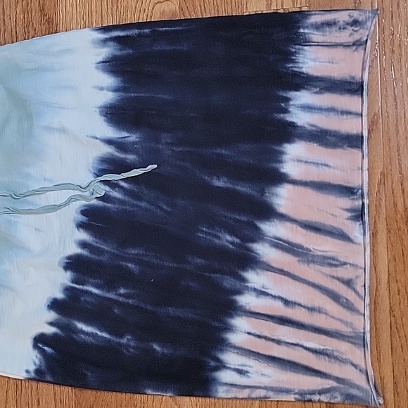 YAKIRA BELLA TIE-DYE SKIRT sz Medium - Picture 3 of 7